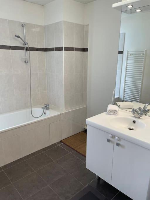 Appartement 3P Ivry Luaran gambar